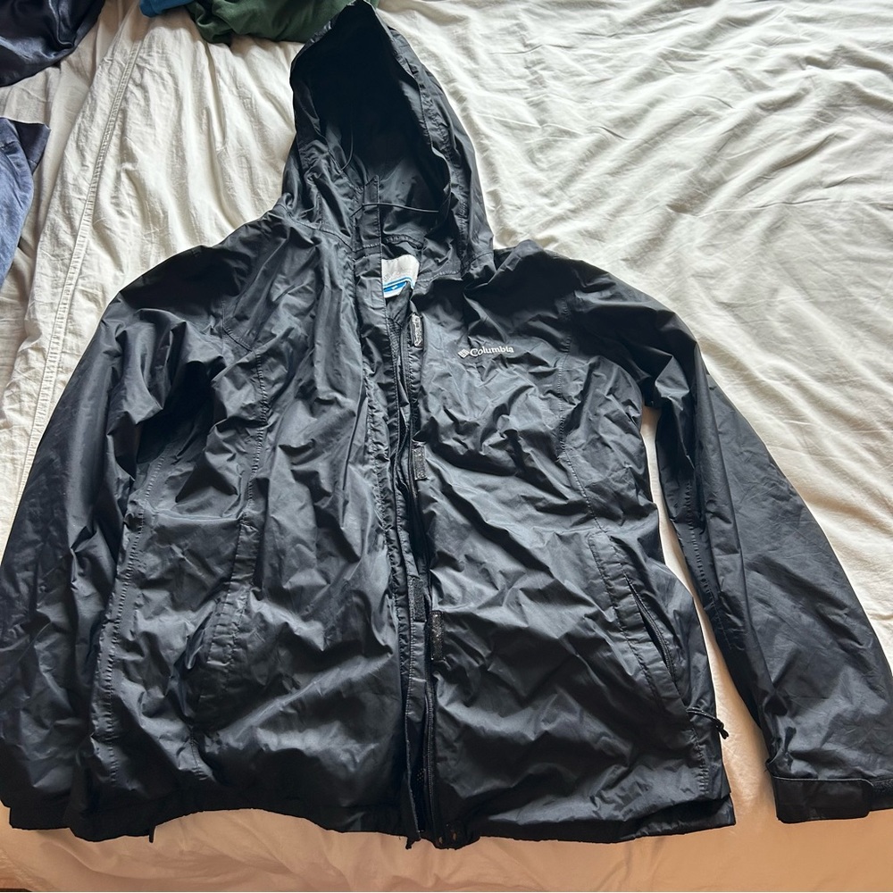 Columbia Black Raincoat with Hood and Water-Resistant Fabric